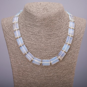 Náhrdelník z měsíčního kamene, obdélníkový tvar, rozměry 13×18 mm (±), délka 45 cm