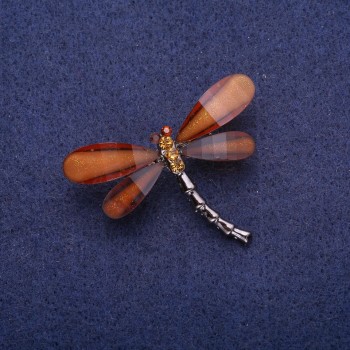 Brož vážka s hnědými krystaly, stříbrný kov 32×43 mm