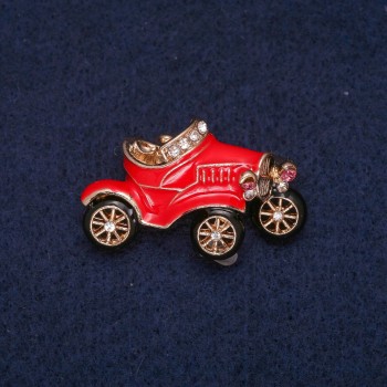 Brožka «Automobil» s emailovou barvou a štrasami, zlatý kov 22×36 mm