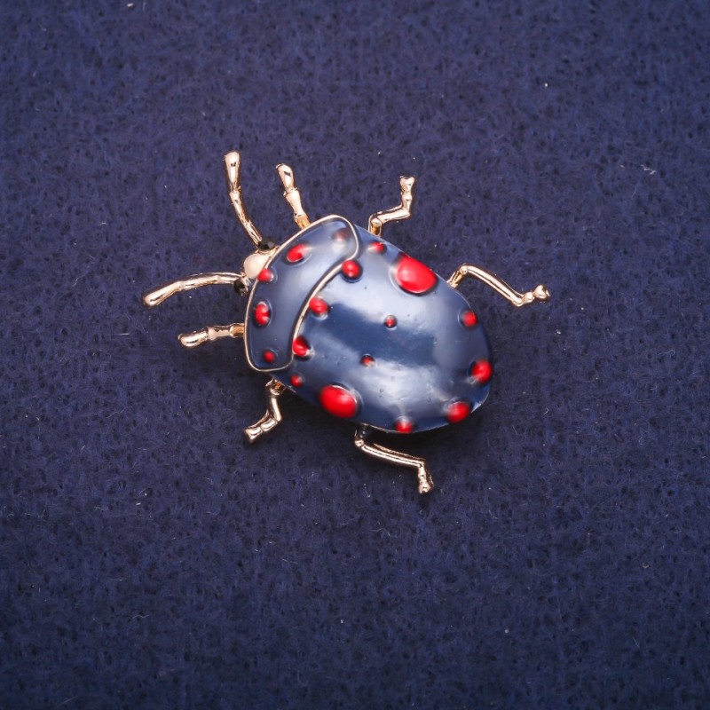 Brož 'Brouk' smaltovaná, zlatistý kov 31x35 mm