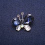 Motýlí brož se krystaly, stříbrný kov, 26×31 mm