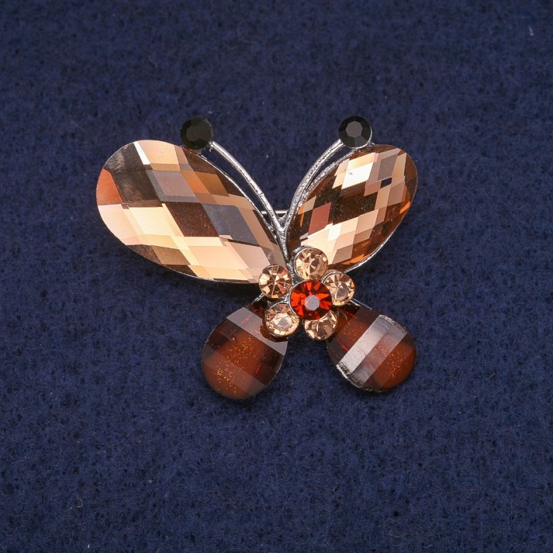 Brož Motýl s hnědými krystaly, stříbrný kov 27×33 mm