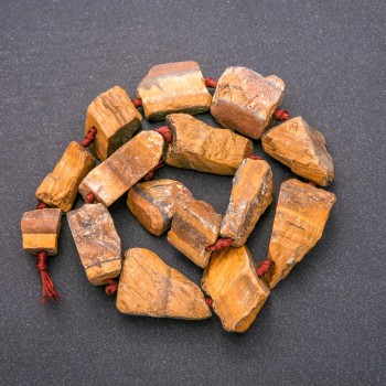 Nedokončené korálky tygří oko navlékané na niti, rozměr 20×26 mm (±), délka 42 cm