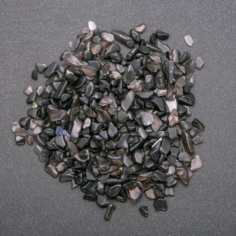 Šperkařské komponenty: agátové kamenné úlomky bez otvoru, velikost 3×5–6×10 mm, ± balení 100 g