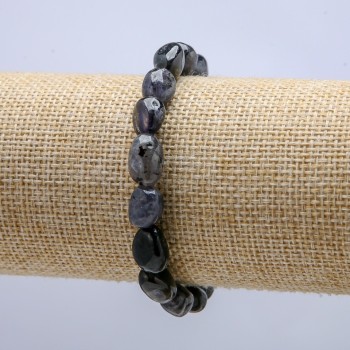 Náramek z iolitu na gumičce – leštěný, průměr 8×10 mm, obvod 18 cm +