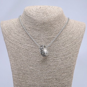 Přívěšek kruh 27×10 mm na řetízku, délka 70 cm, stříbrný kov