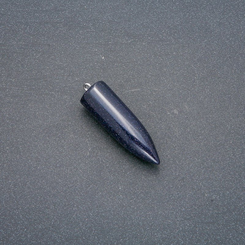 Přívěšek-kyvadlo z aventurinu «modrý písek» (syntetický) 13×40×45 mm (+-)