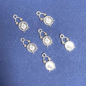 Přívěšek – furnitura „Budík hodinek“ barva kovu „stříbro“ balení 20 g ± 20 ks