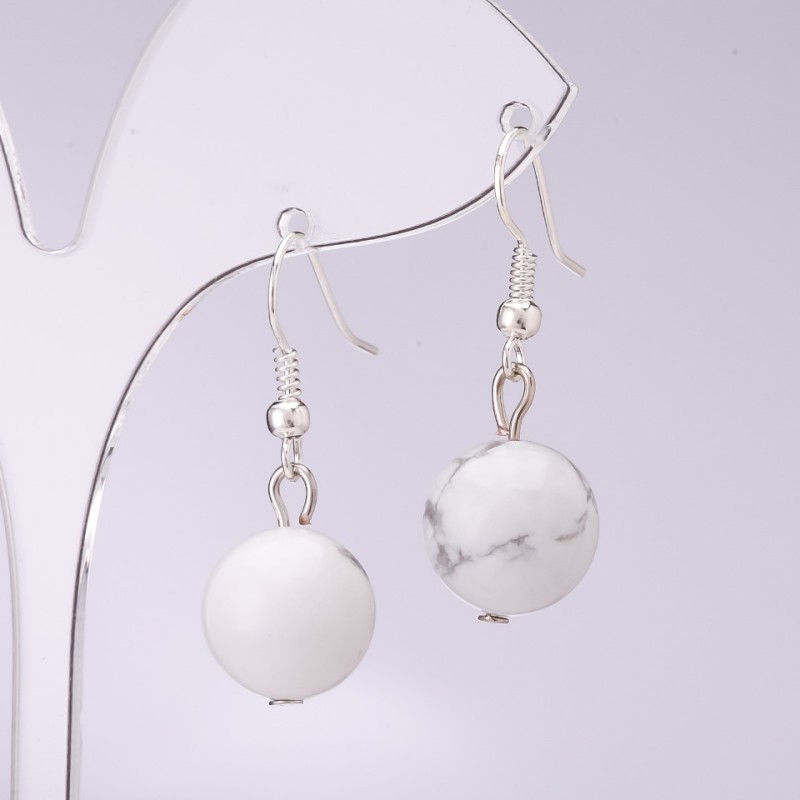 Náušnice z chalcedonu, průměr cca 10 mm, délka cca 30 cm