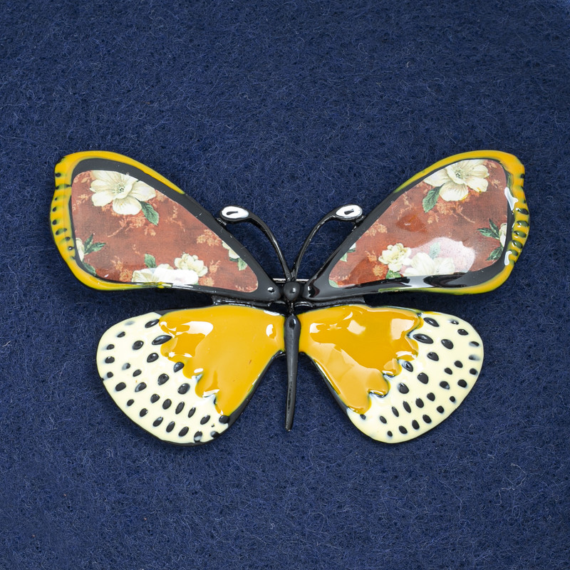 Brož Motýl, černý kov a smalt, 70 × 40 mm +