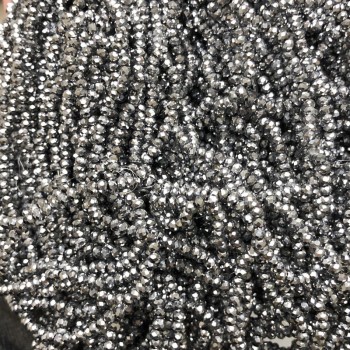 Korálky Českého křišťálu na niti se světle šedým nástřikem, broušený rondel, průměr 3×2,5 mm + -, délka 36 cm +