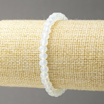 Náramek strečový z opalitu (umělý) – mléčně průsvitné české sklo broušené rondely, průměr 6×4,5 mm +