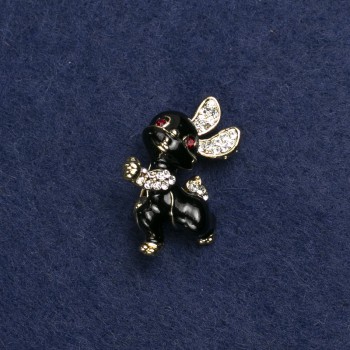 Brož Zajíček zlatistý kov, email a štras 24×21 mm +