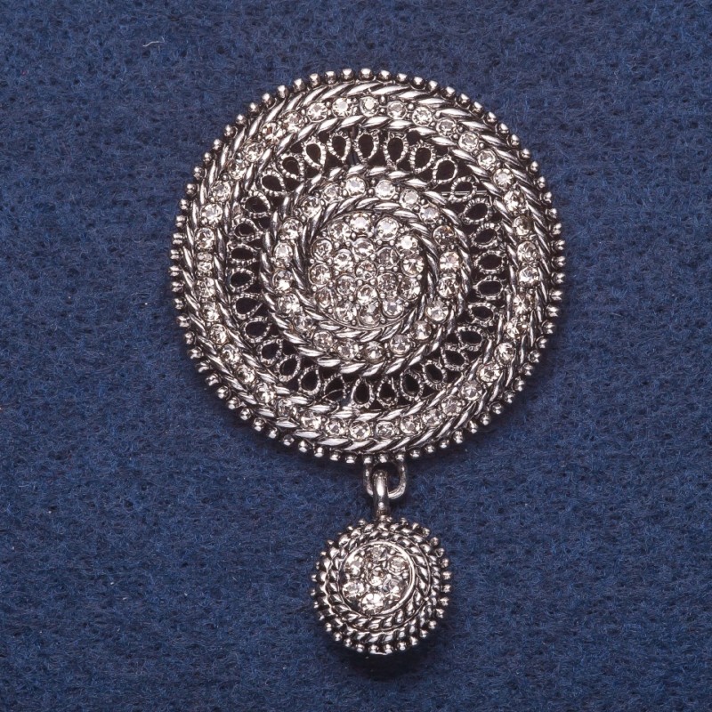 Brož stříbrné barvy 3,7×5,5 cm