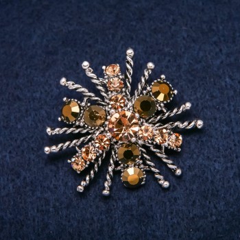 Brožka Řád krásy 45 × 40 mm, žluté křišťály, stříbrný kov