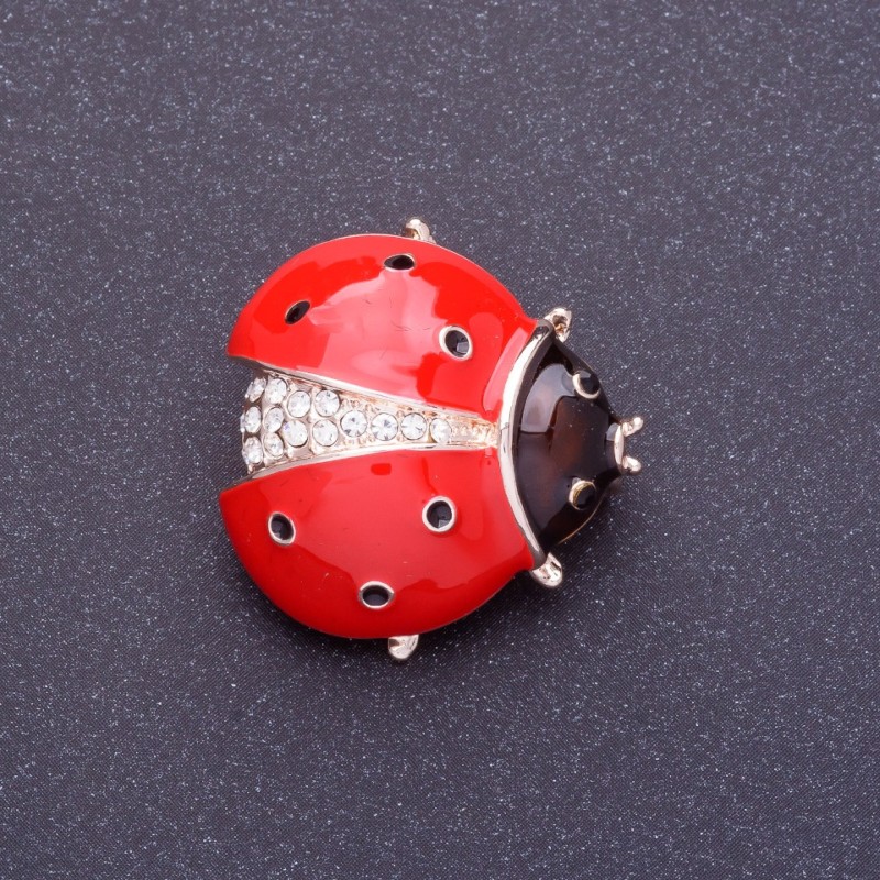 Brož Beruška 2,5 cm, červený smalt, zlatá barva kovu