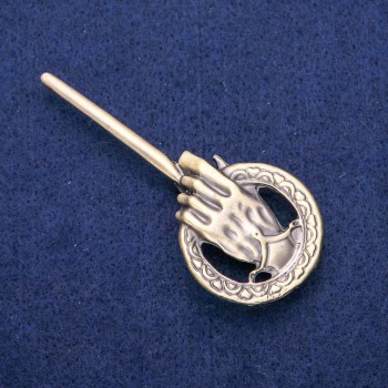 Brož s přívěskem «Pravá ruka krále» 31 × 71 mm, bronzová barva kovu