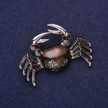 Brož Krab – smalt hnědé barvy, 46×30 mm, stříbrný kov