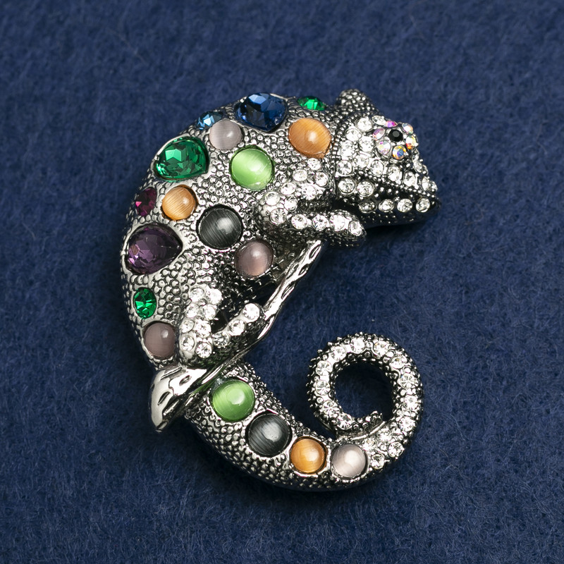 Brožka Chameleon – stříbrný kov, kočičí oko a krystaly 52×46 mm +