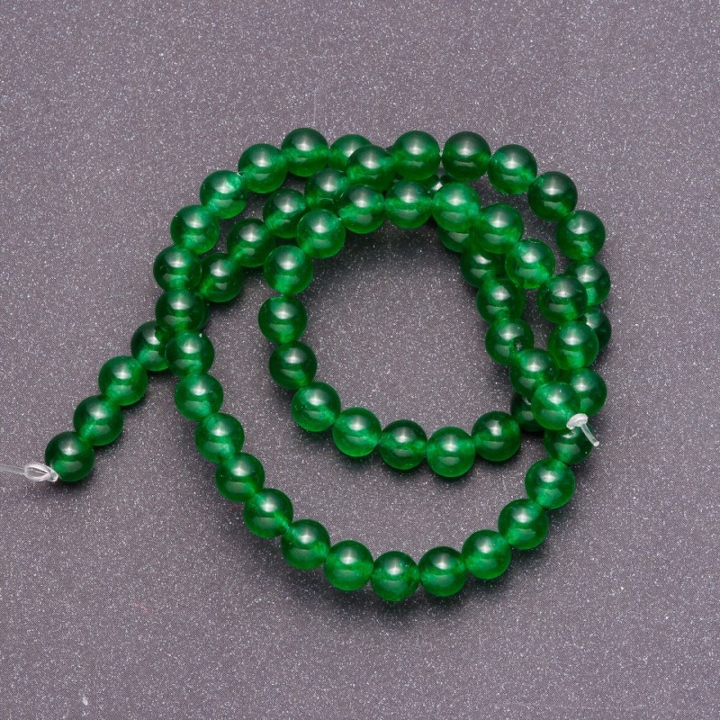 Korálky z přírodního chrysoprasu na niti, hladké kuličky, průměr 6 mm, délka 38 cm