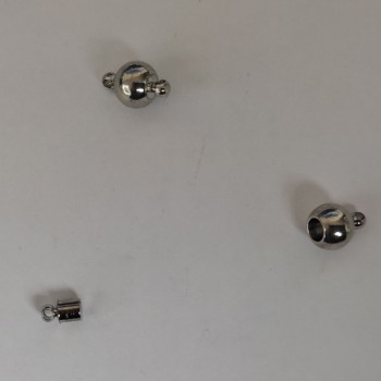 Magnetický zámek pro bižuterii 8×13 mm, barva stříbrného kovu