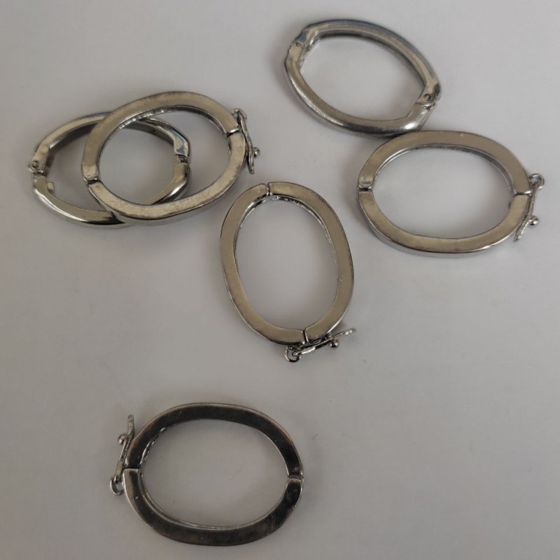 Šperková součástka – přívěsek na zapínání, barva kovu stříbrná 29×21 mm