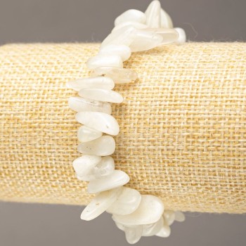 Браслет з натурального каменю Адуляр крихта "голка" на резинці d 11-23х3-6(+-)мм, довжина 18см