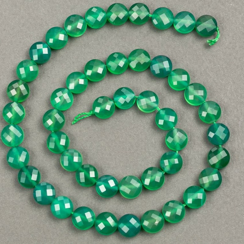 Nitka z přírodního kamene chrysoprasu granovaná mince, průměr 8×5 mm, délka 39 cm +