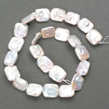 Barokní perly s odstínem benzín o průměru 15–17×13–16 mm, délka 38 cm