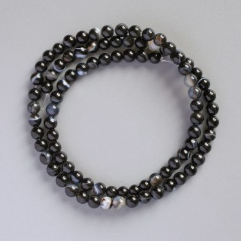 Náhrdelní korálky z achátu