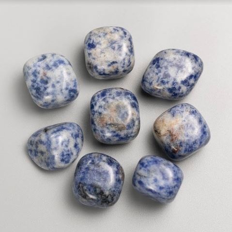 Suvenírový přírodní kámen sodalit leštění 21×17 mm (+-) balení 100 g