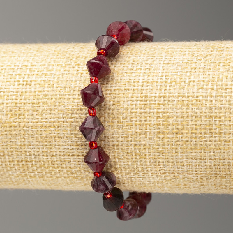 Náramek na gumičce z turmalínu, broušený bikónus, průměr 8×8 mm, délka 18 cm