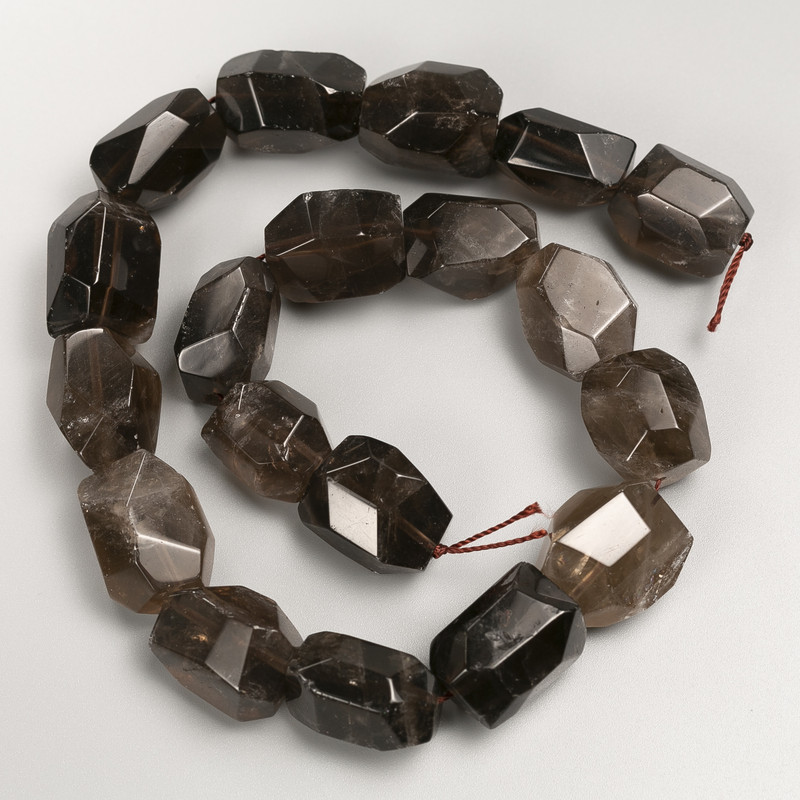Korálky na niti – kámen kouřový topaz, facettované přírodní kameny, rozměr 15×20 mm, délka cca 39 cm
