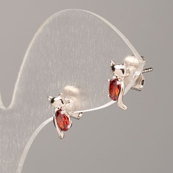 Náušnice peckové Xuping s červeným kamenem 10 × 4 mm