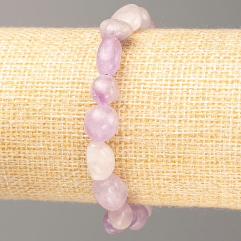 Náramek na gumičce z přírodního ametystu, facetovaný, obvod 18 cm, rozměry korálků 11×8 mm, 5 mm +
