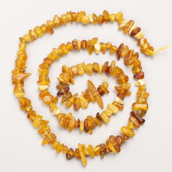Jantarové čipové korálky na niti, průměr 5×2 mm, délka 40 cm +