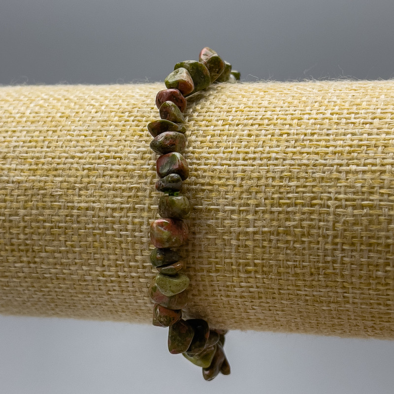 Náramek z jaspisu, heliotropu a unakitu, drobné kamínky o průměru 6×4 mm, délka 18 cm (elastický)