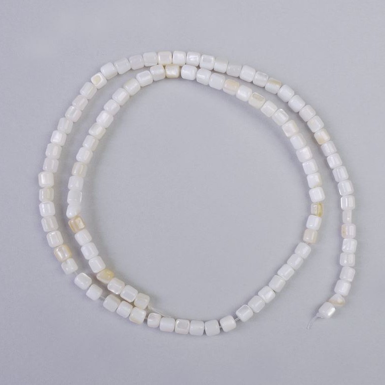 Perleťové cylindrické korálky, průměr 3,5×3,5 mm, délka 37 cm ± na niti
