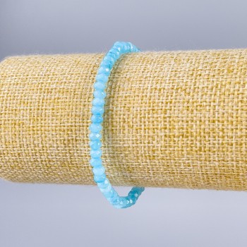 Náramek z umělého akvamarínu – broušený rondel, průměr 4×3 mm, délka 18 cm (elastický)