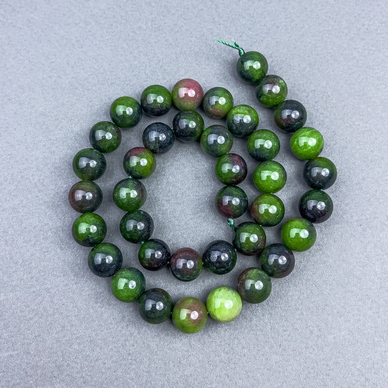 Korálky zoizitu, hladké kuličky, průměr 10,5 mm, na niti, délka 39 cm+