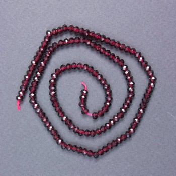 Granátové rondelové korálky, přírodní kámen, broušené, průměr 4×3 mm, navlečené na šňůrce, délka cca 39 cm