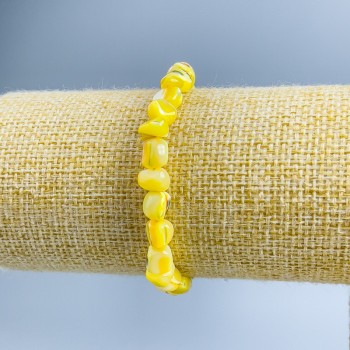 Náramek z žluté perleti, facetované korálky, průměr 8×6 mm ±, délka 18 cm (elastický)