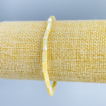 Náramek z béžové perleti cylindrického tvaru, průměr 3,5×8 mm, délka 18 cm (elastický)