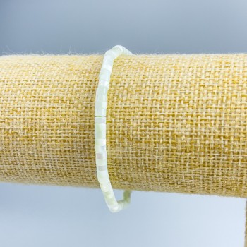 Náramek z tónované perleti do mentolové barvy, diskové korálky o průměru 4×2 mm, délka 18 cm (elastický)