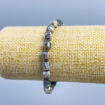 Náramek z labradoritu, přírodní kámen, broušený kubík 6×6 mm ±, s korálky 2 mm ±, délka 18 cm (elastický)