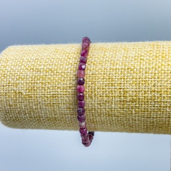 Náramek z turmalínu, přírodní kámen, facetované kostky 4×4 mm, délka 18 cm (elastický)