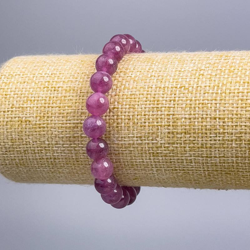 Náramek z rubelitového turmalínu, přírodní kámen, hladká kulička, průměr cca 8,5 mm, délka 18 cm (elastický)