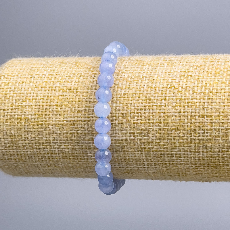 Náramek z akvamarínu – hladké kuličky, průměr 6,5 mm, délka 18 cm (elastický)