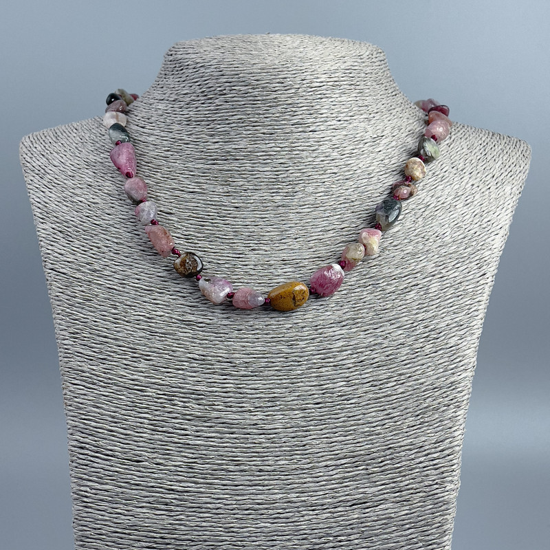 Náhrdelník z přírodního turmalínu, facetované korálky, rozměr 10×14 mm, délka 48 cm