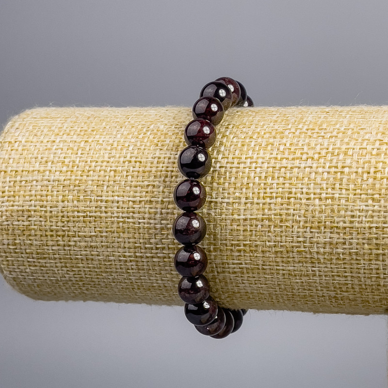 Náramek z granátu – hladké korálky, průměr 11 mm, délka 18 cm, elastický